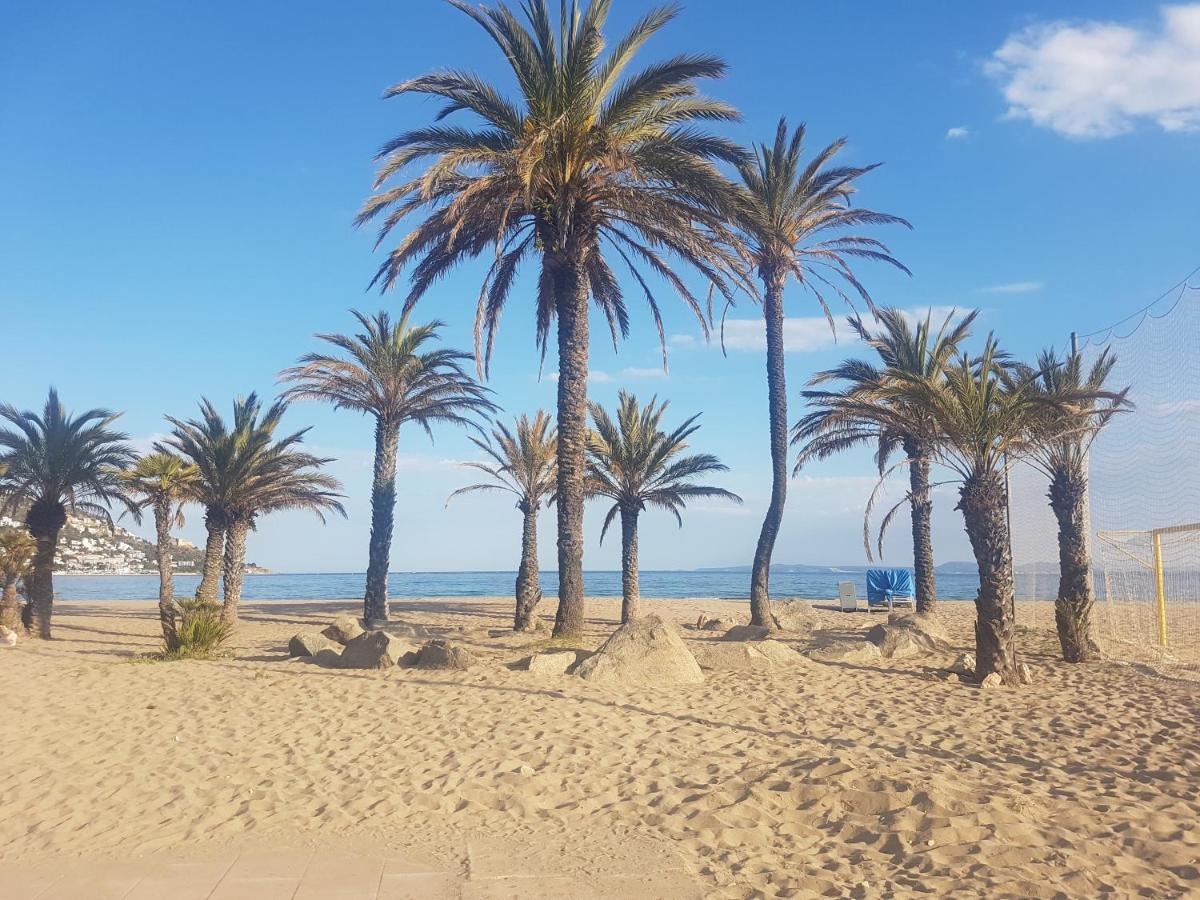 Beautiful Apartment In Front Of Beach, Pool, View Roses Extérieur photo